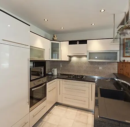 Apartment 3524-1 *